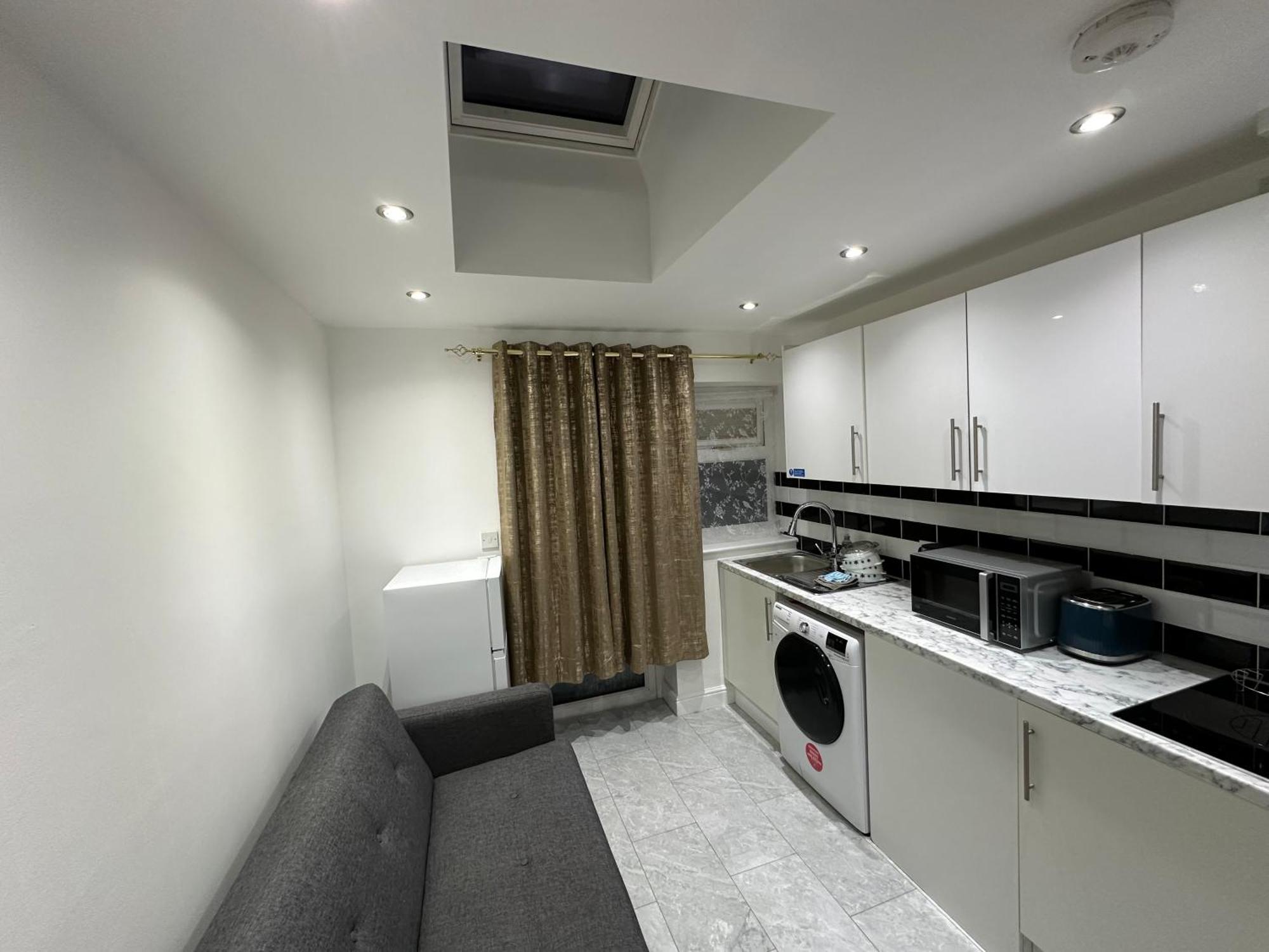 Smart Cosy/small Double In Oakridge Road Bromley Londra
